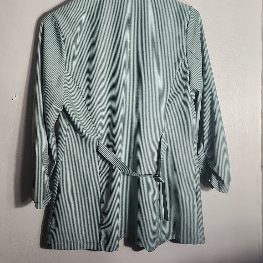 Women's Jacket  Open Front With Pockets - Picture 4 of 5
